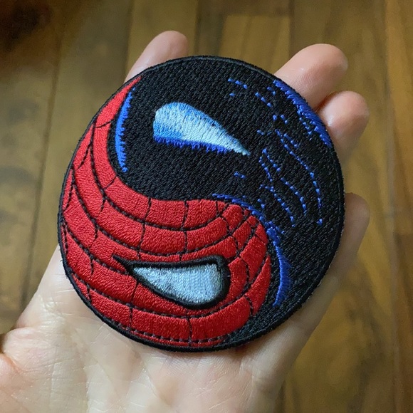 Lot of Two Patches - Picture 6 of 6